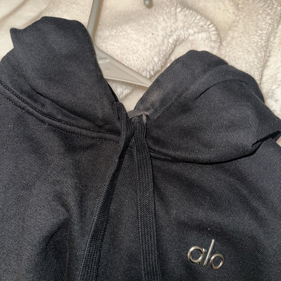 ALO Yoga Women's Classic Black Sweatshirt - Picture 3 of 11